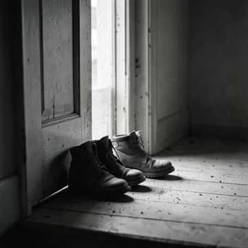 С приездом, братик, хоть не надолго