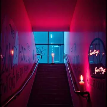 В наших песнях, в этой лучшей жизни, которой теперь нет,