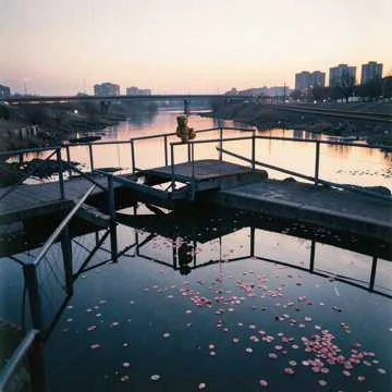 На разбитом мосту