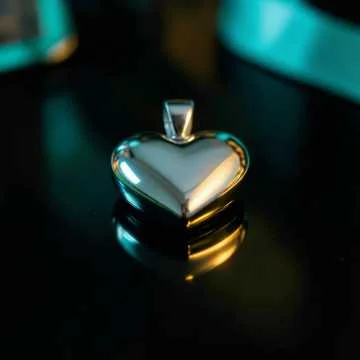 Закрыв глаза тебя я слышу