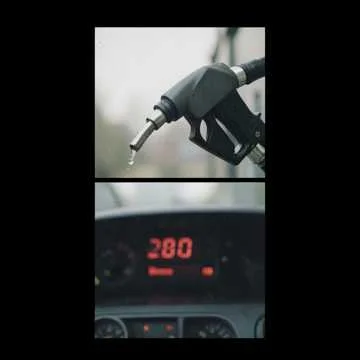 Город застыл в пробках, моторы молчат,
